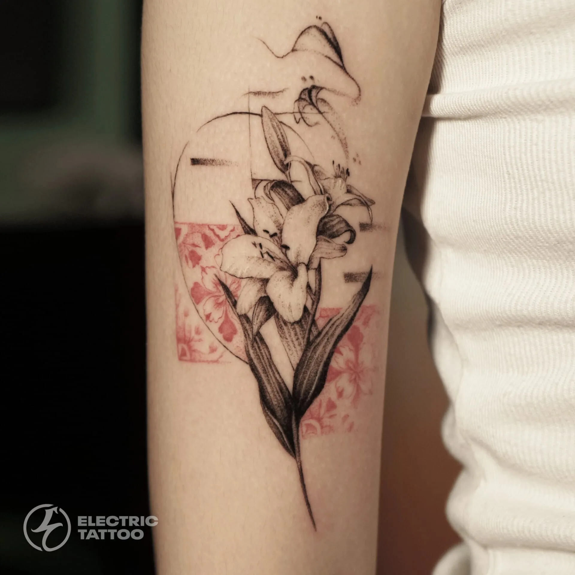 Giá hình xăm hoa bắp tay - Electric Tattoo