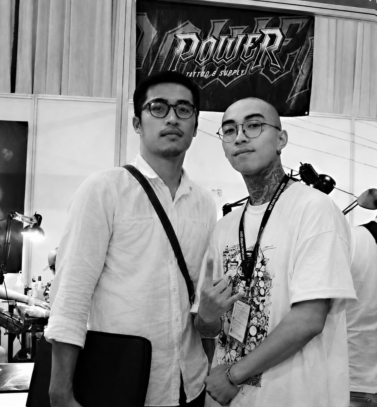 Vũ. đi xăm Tại Electric Tattoo