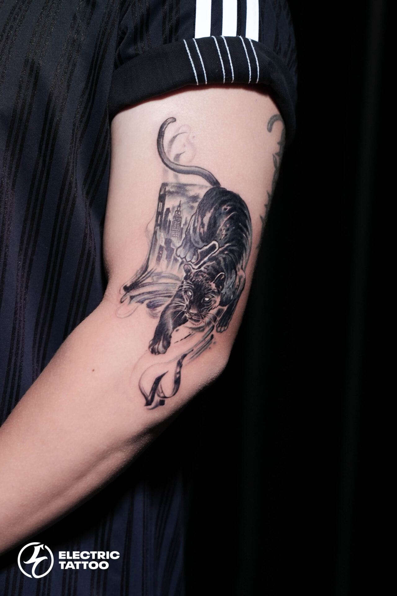 Hình xăm Báo đen 24k Right / cover hình xăm cũ tại Electric Tattoo