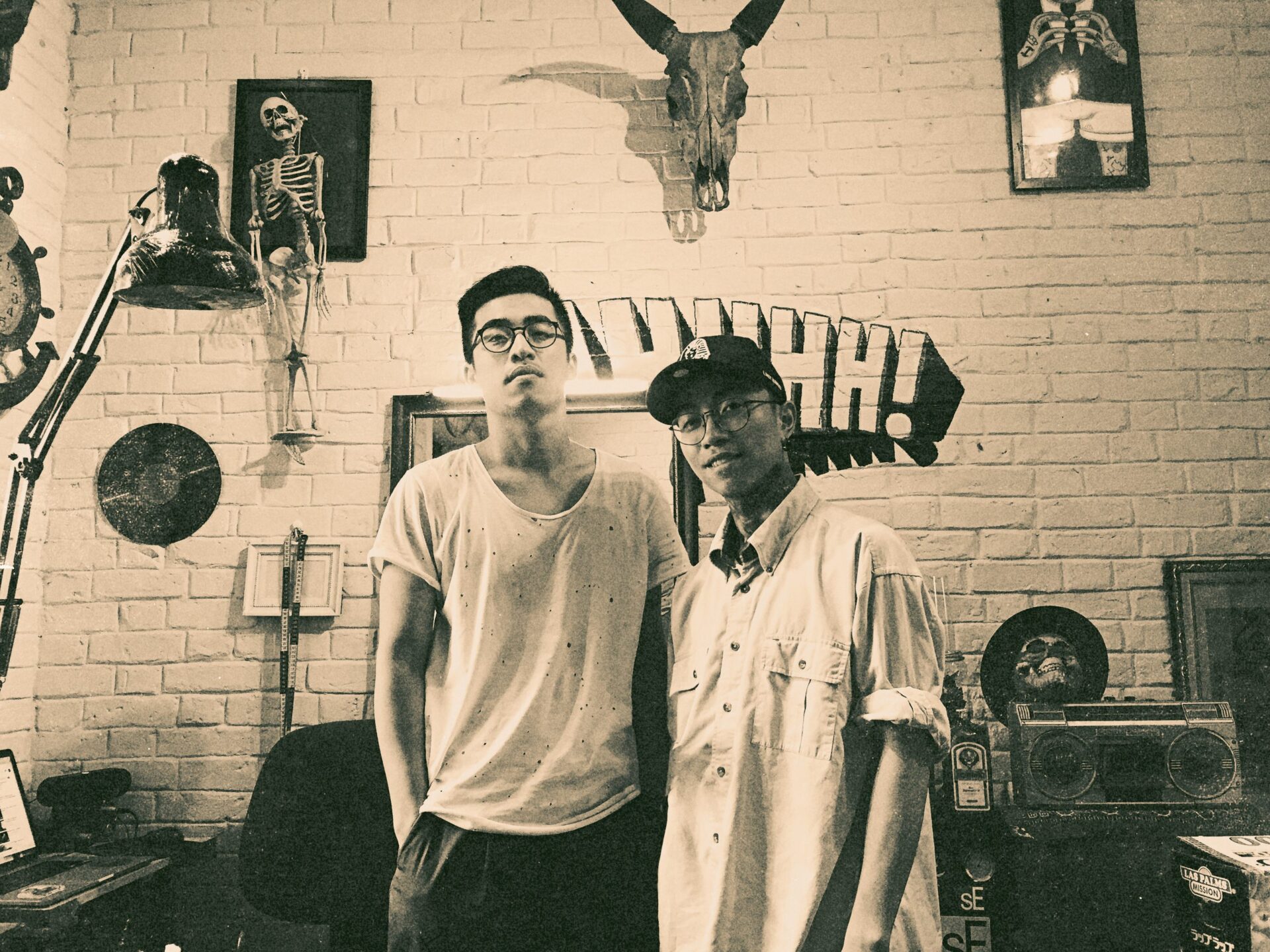 Vũ. và Artist Sói Nguyễn tại Electric Tattoo