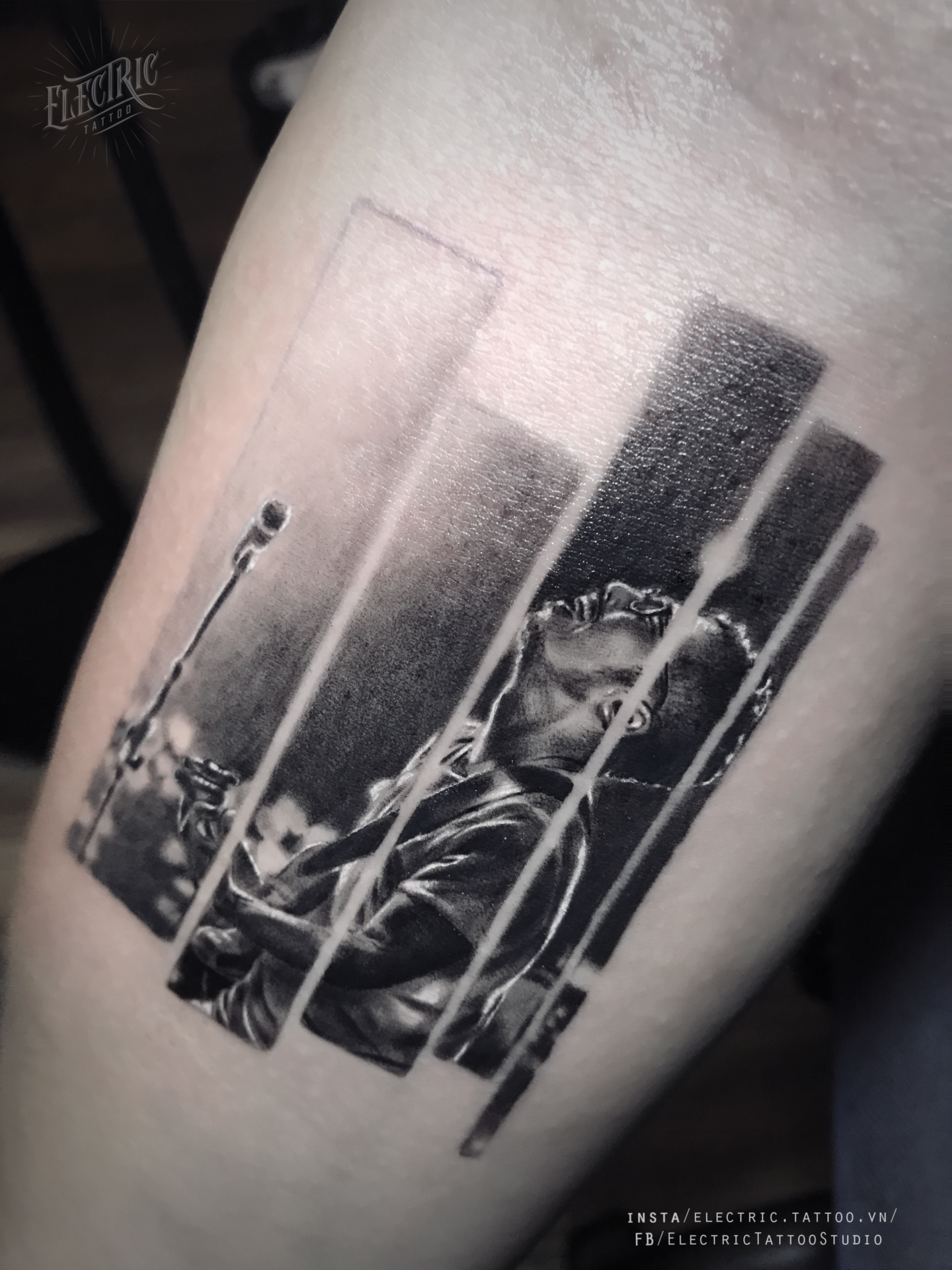 Hình xăm ca sĩ Vũ. trên sân khấu tại Electric Tattoo